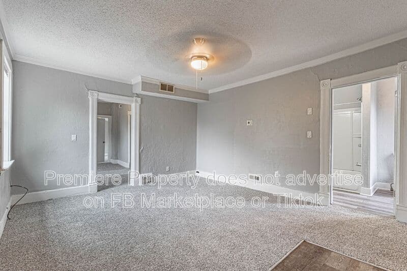 Independence Condo: 424 S Hocker Ave