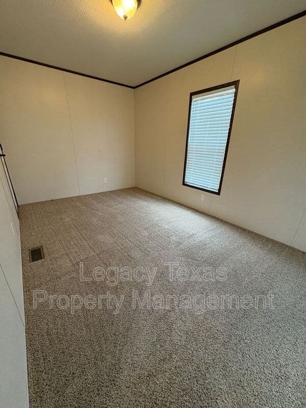 Cleburne Condo: 800 N Old Betsy