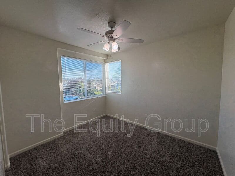 Visalia House: 1005 West Sedona Ave