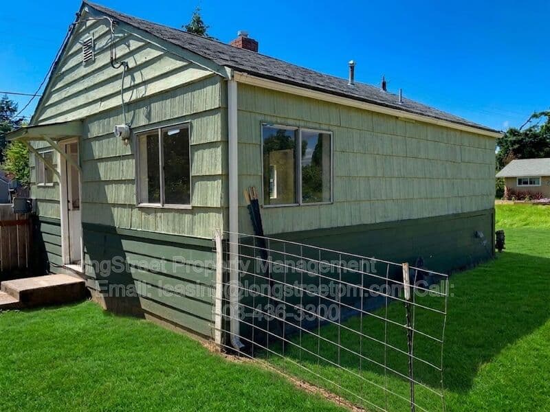 Corvallis House: 2425 SW Pickford