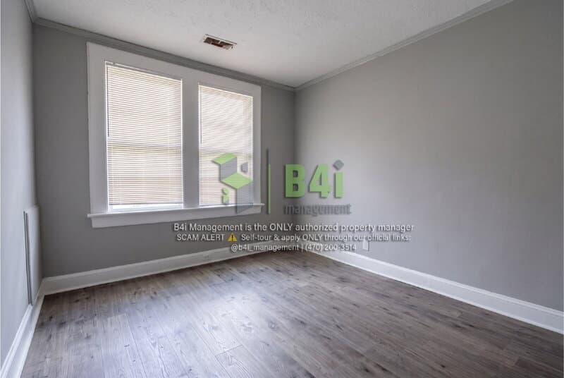 Columbus House: 243 Margaret Avenue