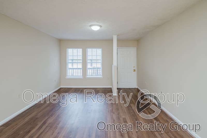 Jemison Condo: 156 Patton St W
