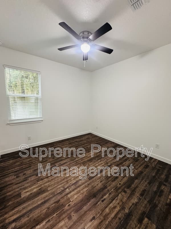 New Port Richey House: 6065 Vermont Avenue