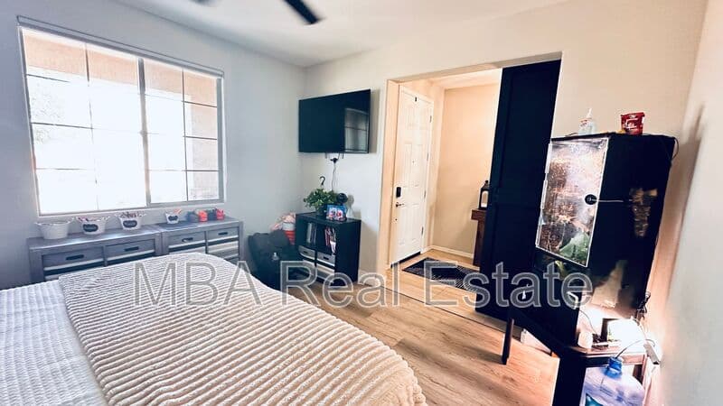 Laveen House: 6803 W Winston Dr
