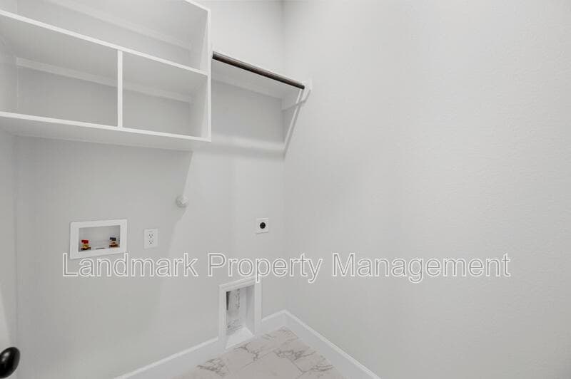 Mansfield House: 1822 Buckeye Lane