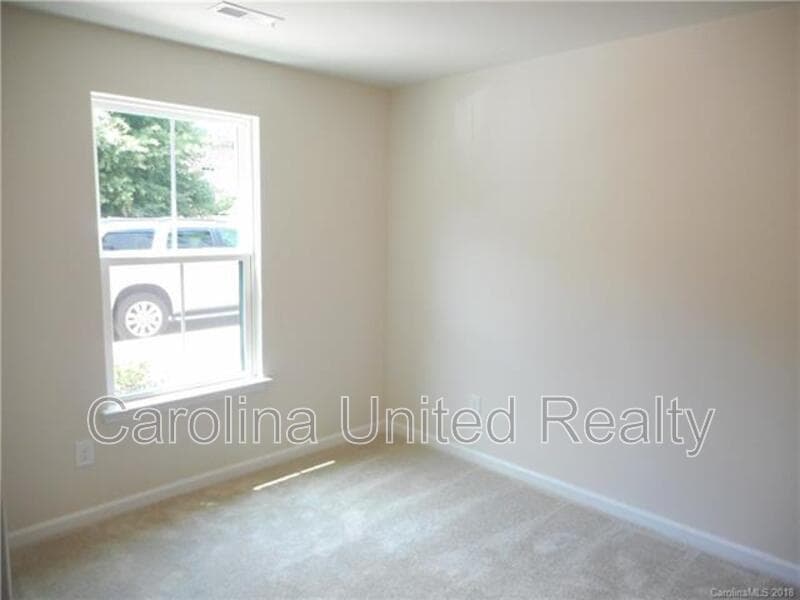 Charlotte Townhome: 1563 S Church St