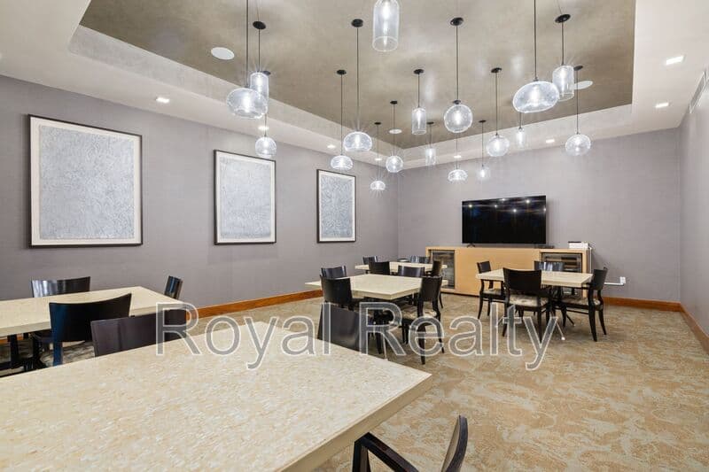 Honolulu Condo: 1555 Kapiolani Blvd