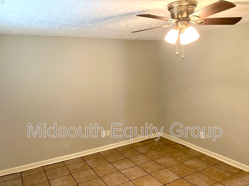 Kenton Condo: 101 W Taylor St