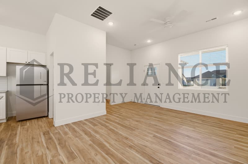 Valley Center House: 501 E Elmwood St
