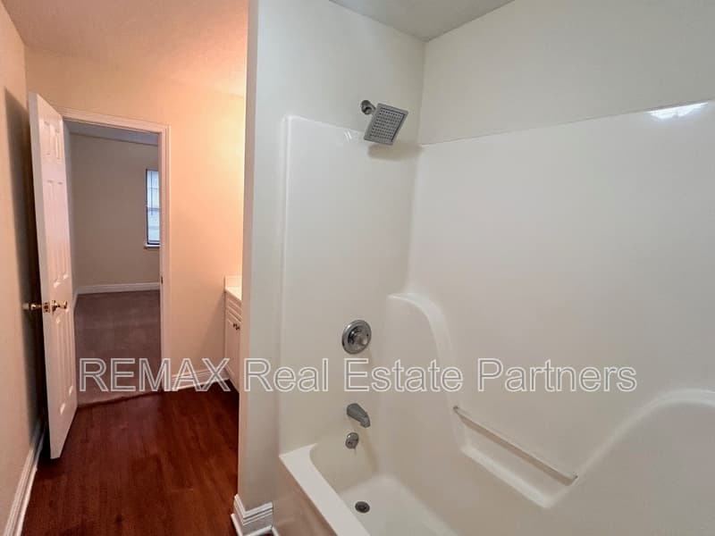Hattiesburg Condo: 121 Lexington Dr