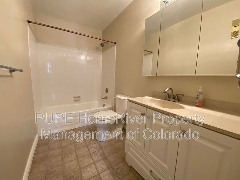 Lakewood Condo: 429 Wright St