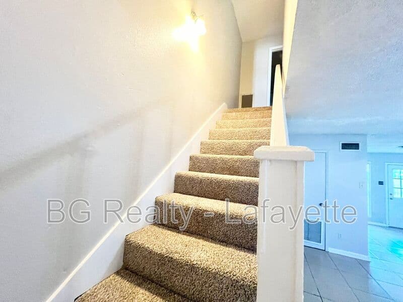 Lafayette Townhome: 211 Al Pearsons Dr