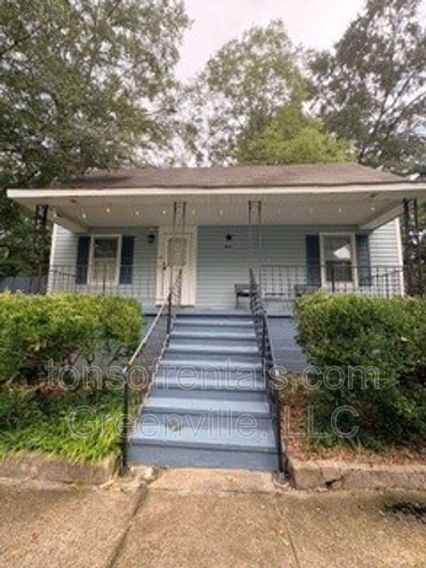 Greenville House: 3 Frost Street