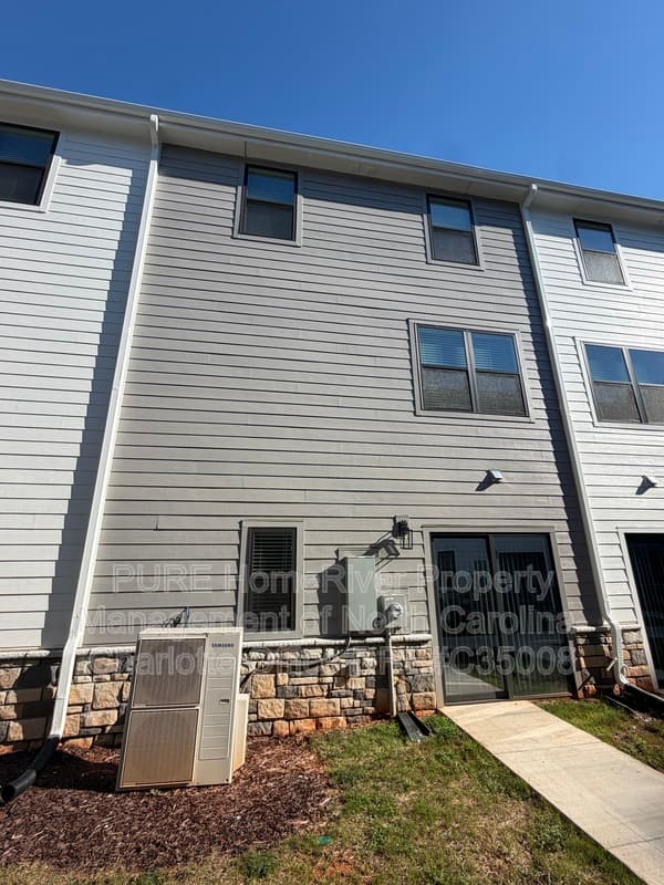Charlotte Townhome: 2106 Bombay Way