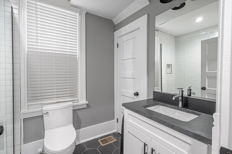 Savannah Condo: 509 West 38th Street - A