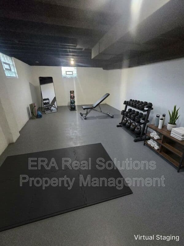 Columbus House: 3050 Clermont Rd