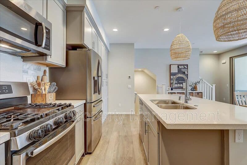Lake Forest House: 303 Limestone
