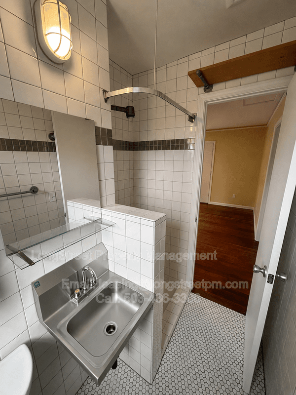 Portland House: 4819 NE 50th Pl
