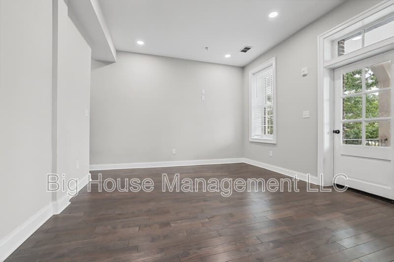 Baltimore Condo: 707 Druid Park Lake Dr