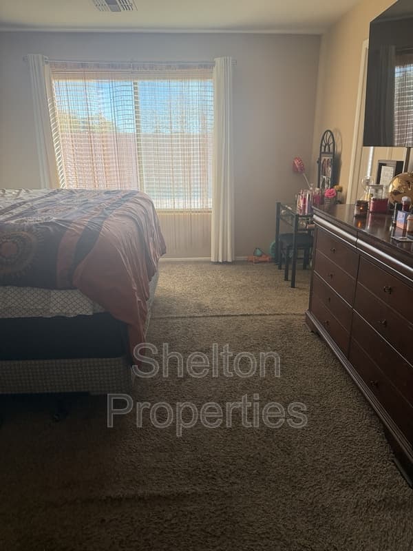 Phoenix House: 5317 S 16th Dr