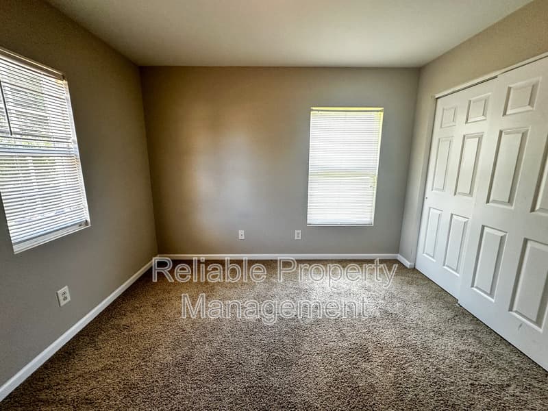 Clayton House: 136 Smart Ct