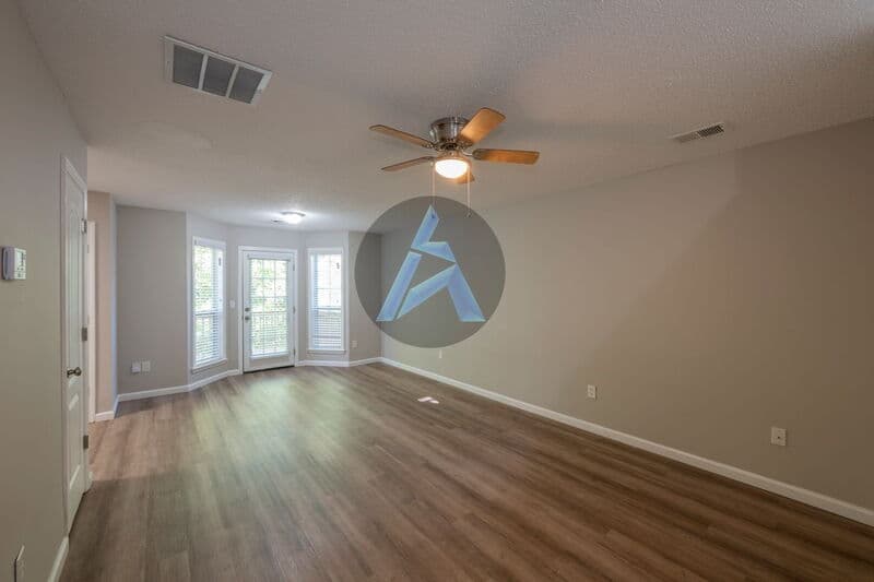 Woodstock Townhome: 437 Red Coat Ln