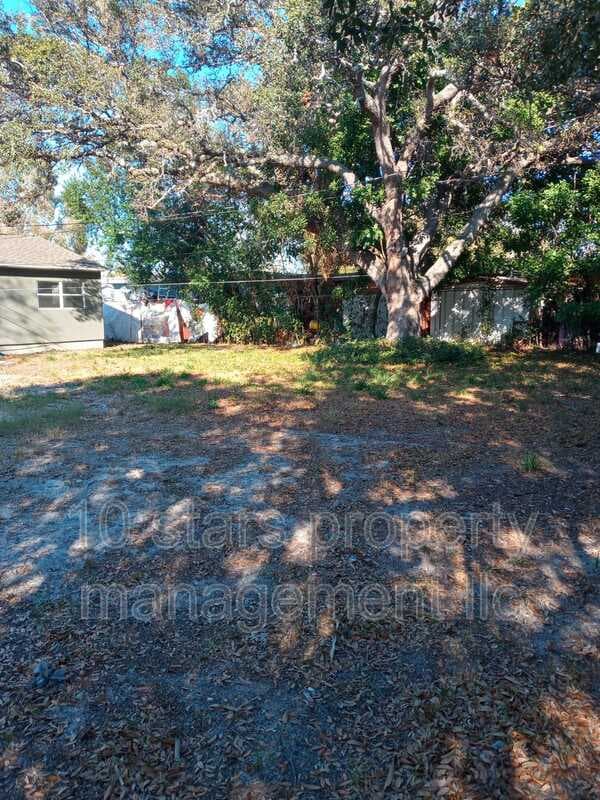 Saint Petersburg House: 4014 4th Avenue South