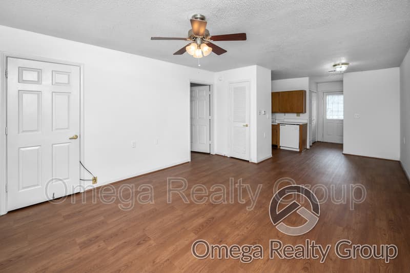 Columbiana Condo: 100 Egg And Butter Rd