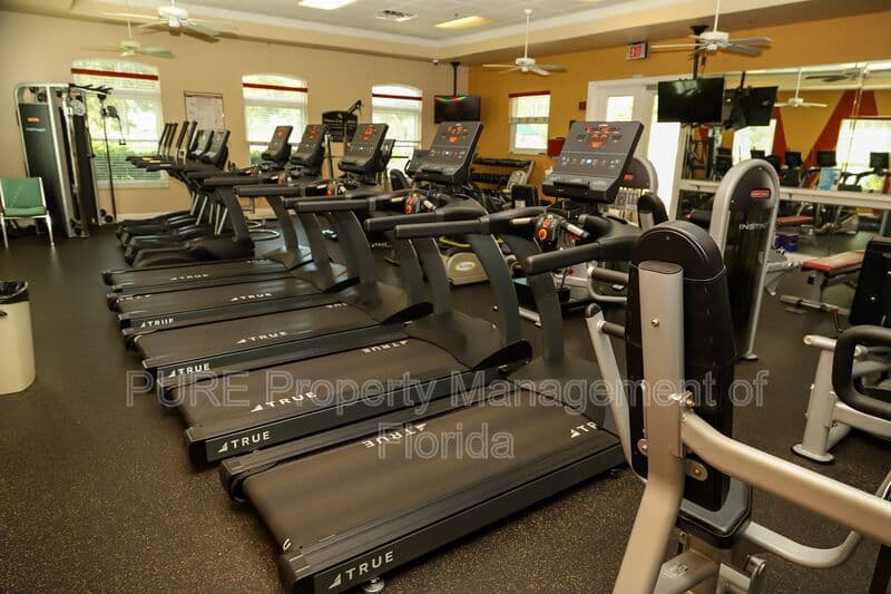 Ocala House: 15939 SW 14th Avenue Rd