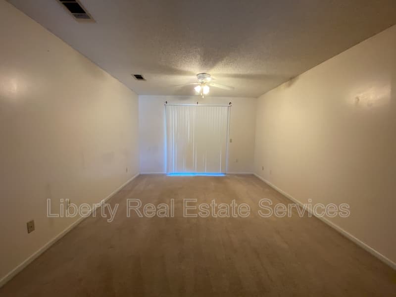 Hinesville House: 103 Magnolia Plantation Ct