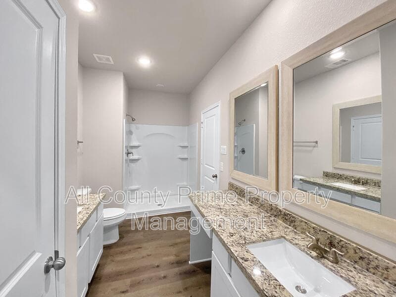Willis House: 13071 Clear View Dr