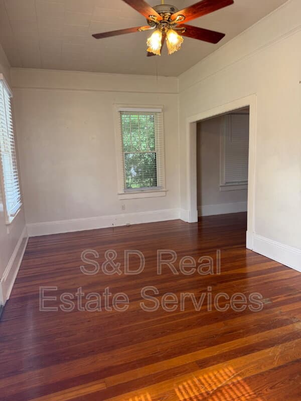 Bartow House: 340 W Stanley St