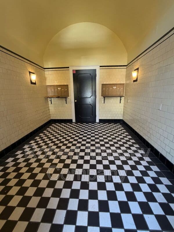 Louisville Condo: 2424 Glenmary Avenue