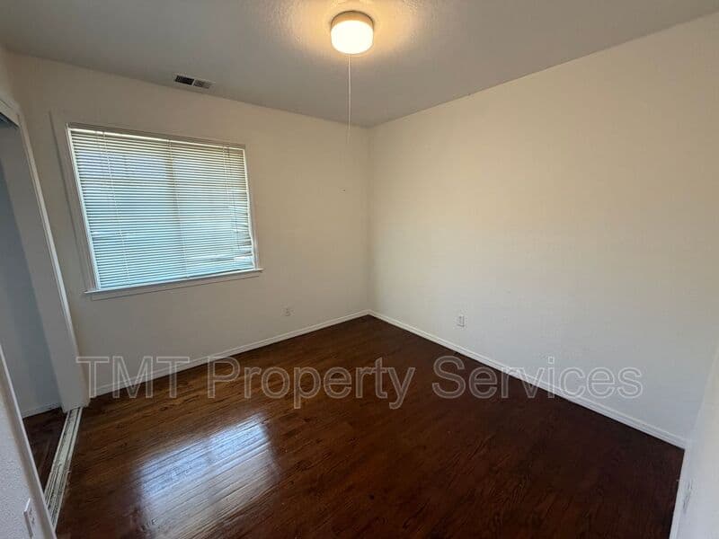 Sacramento House: 5101 North Pkwy