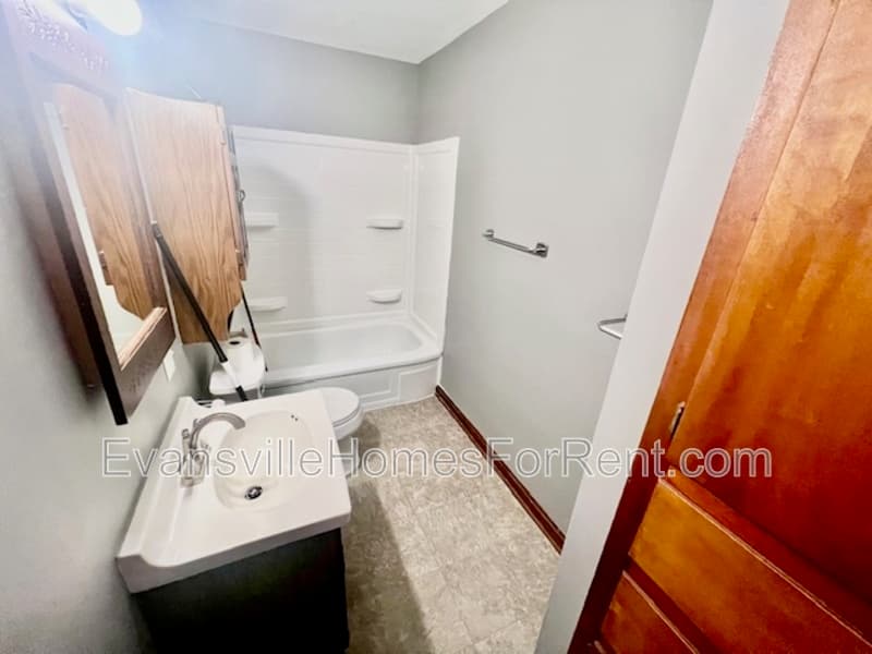Evansville House: 3223 Coker Avenue