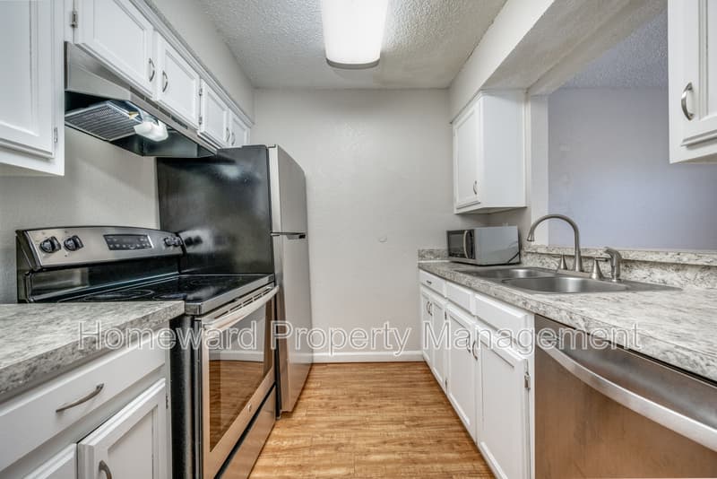 Denton Condo: 604 Meadow View Court - 3