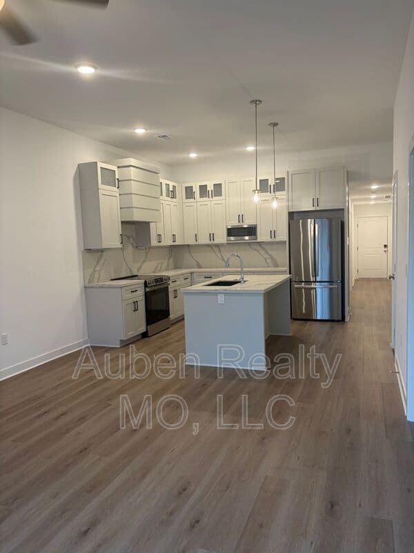 Kansas City House: 9310 N. Lenox St