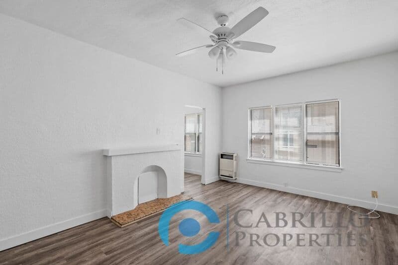 San Diego Condo: 3939 7th Ave
