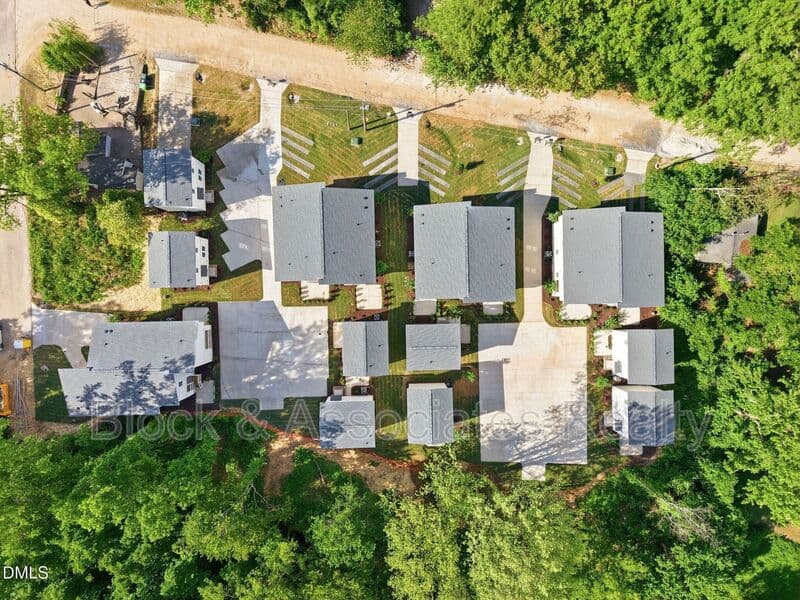 Raleigh House: 2813-103 Wilcox Place