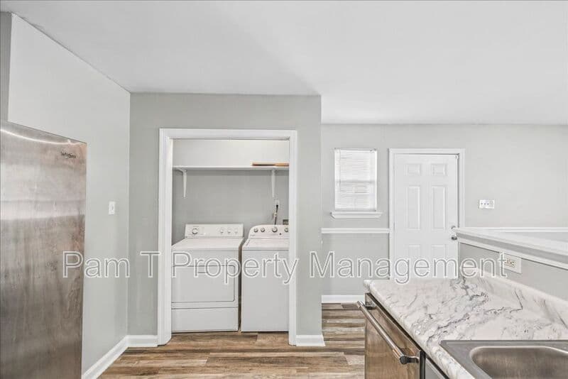 Savannah House: 201 Mundy St