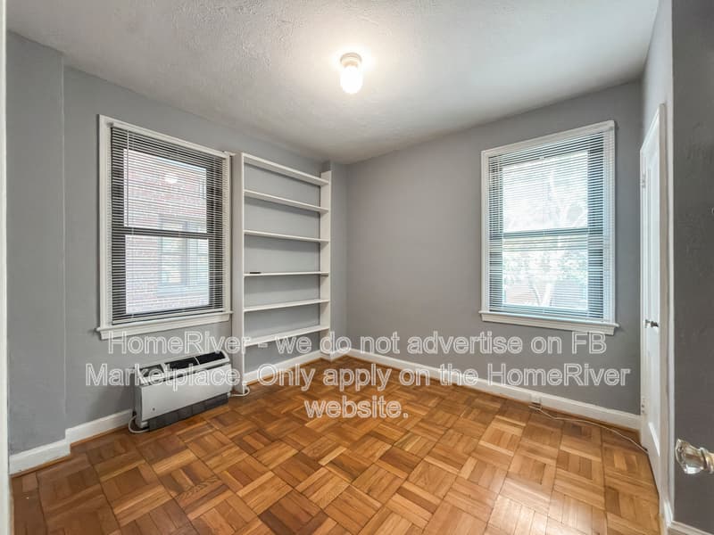 Washington Condo: 1010 25th St NW