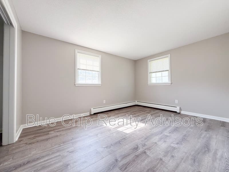 Salem Condo: 5 meisner circle