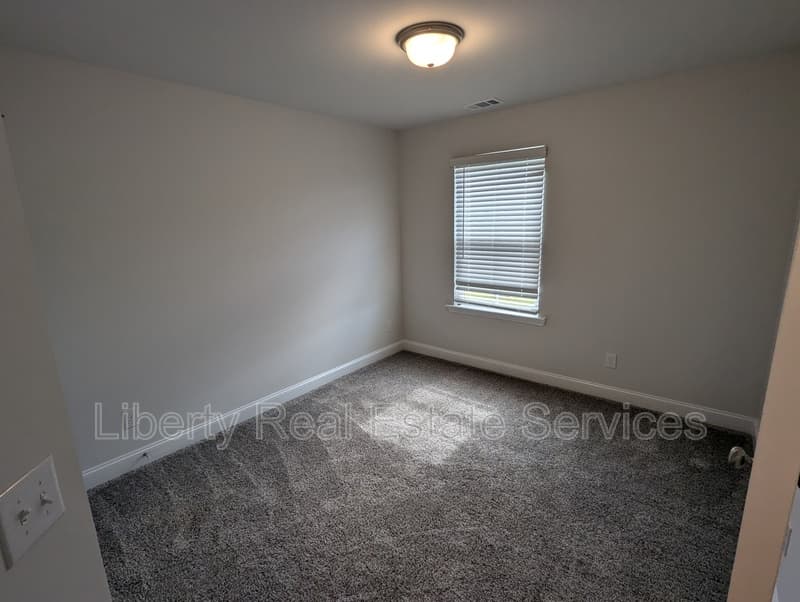 Pooler House: 340 Governor Gwinnett Way