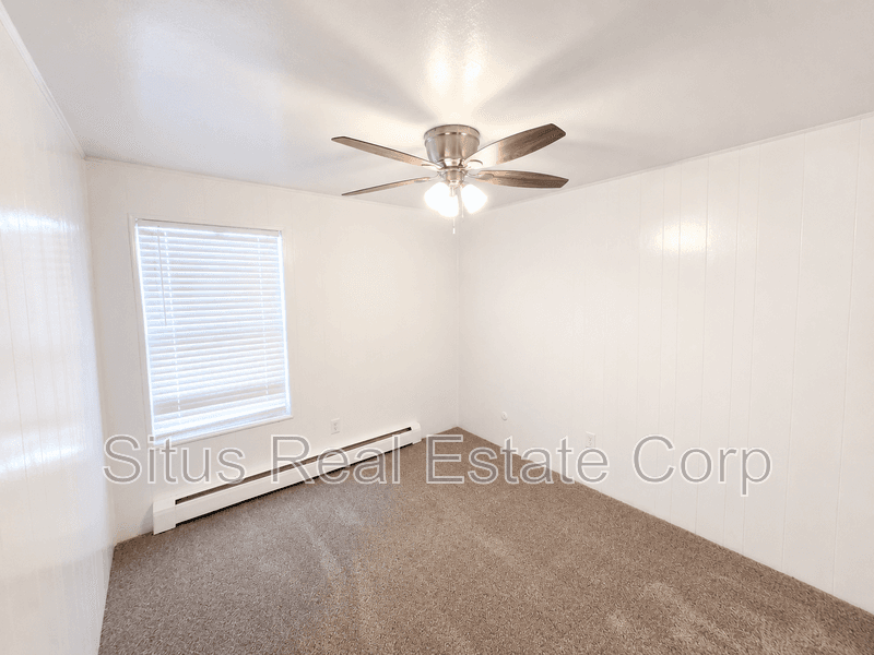 Lakewood House: 1330 Zephyr St.
