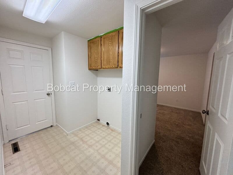 Carson City House: 707 Armory Ln