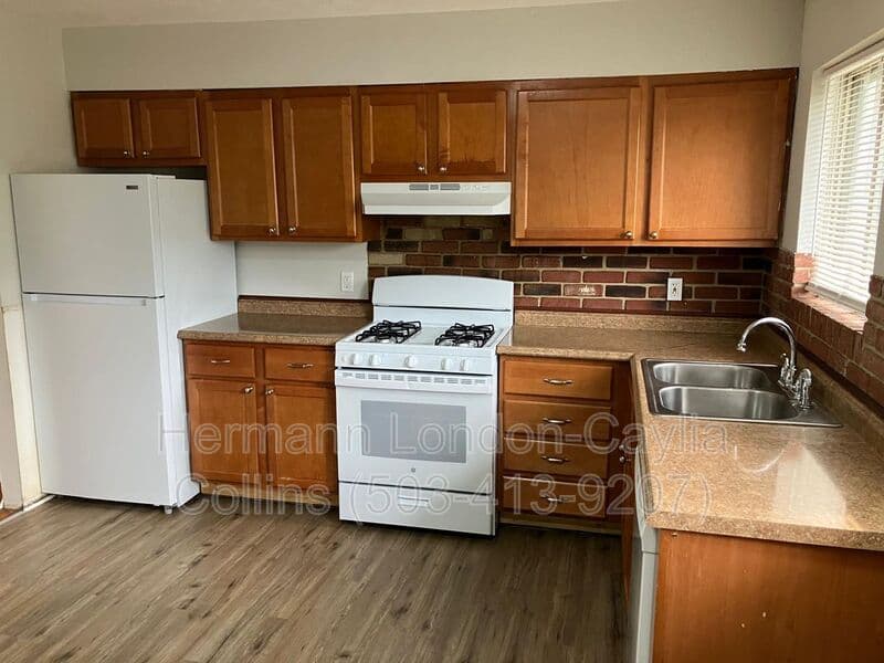 Saint Louis House: 9609 Dromore Court