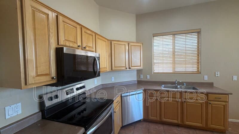 Goodyear House: 13602 W Desert Flower Dr