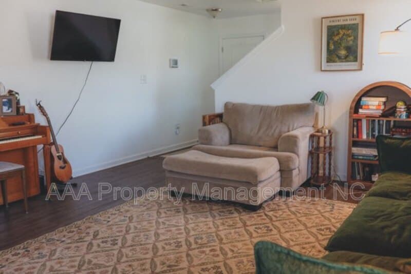 Stedman House: 5913 Fuchsia ct