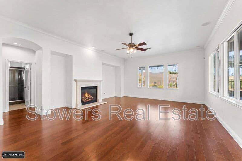 Danville House: 310 La Spezia
