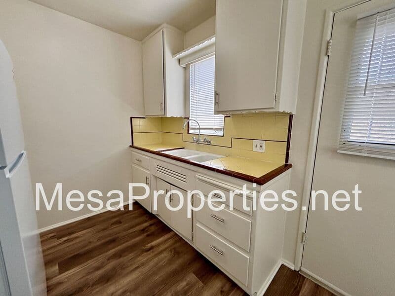 Upland House: 316 W Arrow Hwy